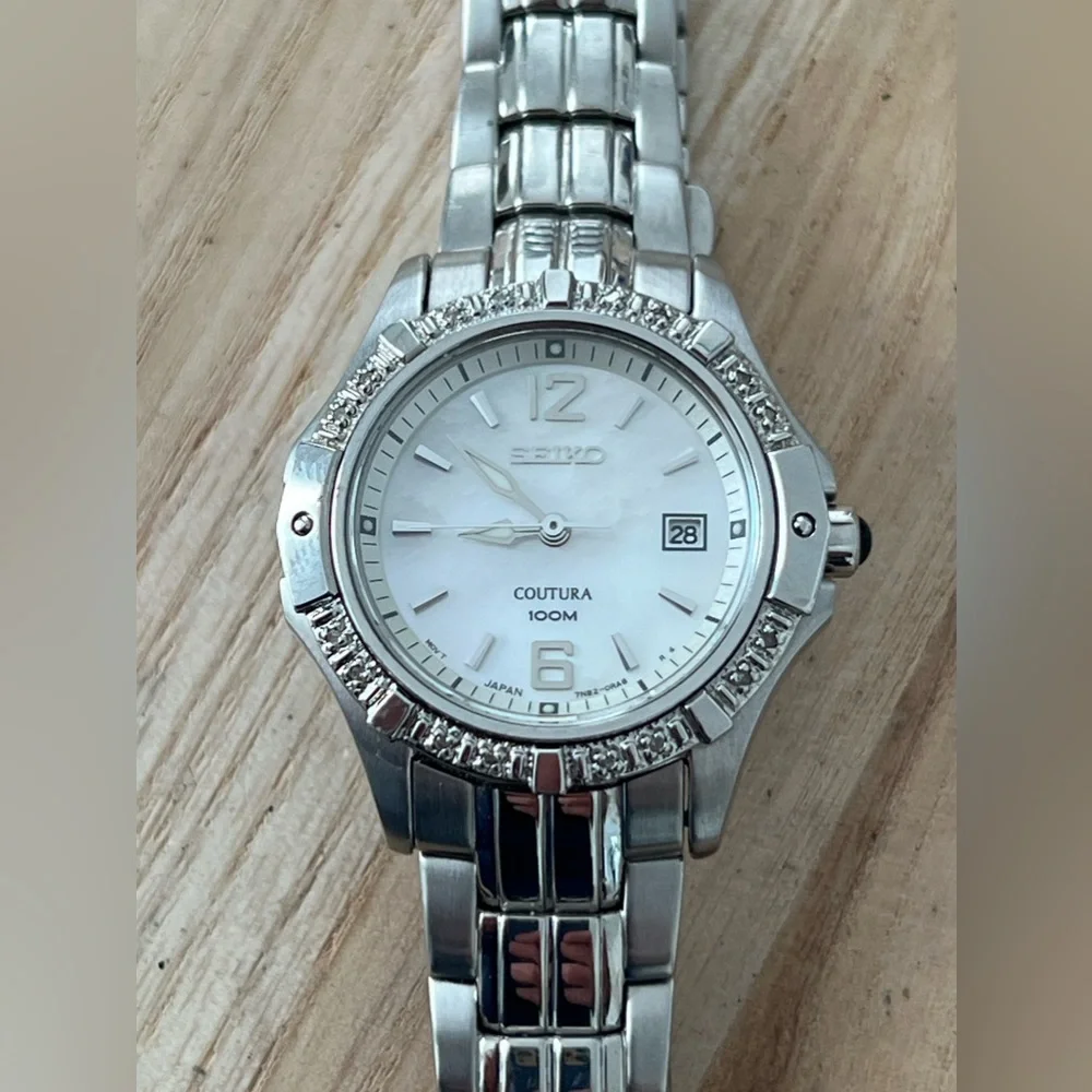 Seiko Coutura Diamonds Ladies Watch Pearl Dial Date Window Stainless Bracelet